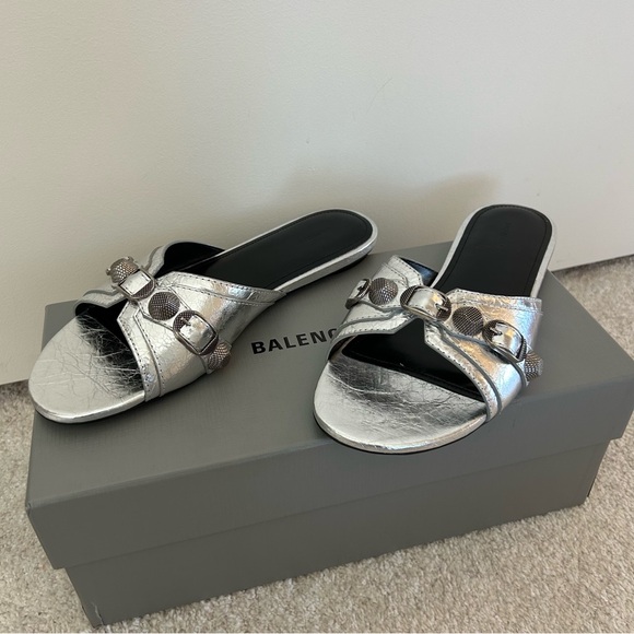 Balenciaga La Cagole Silver Flats - Picture 1 of 9